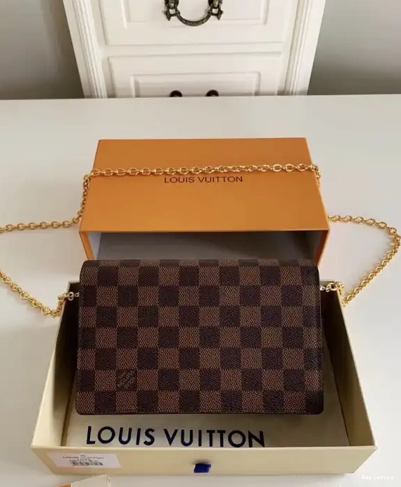 Cheap WALLET CHAIN LOUIS VUITTON VAVIN 0525